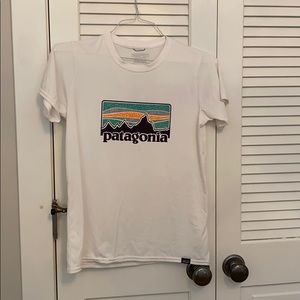 Patagonia dry fit short sleeve top
